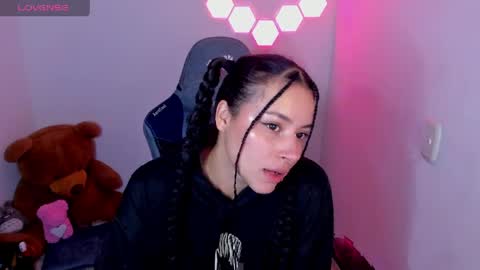 aqua emilly online show from 04-06-26, 11:38