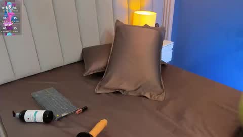 mara online show from 10-10-25, 03:38