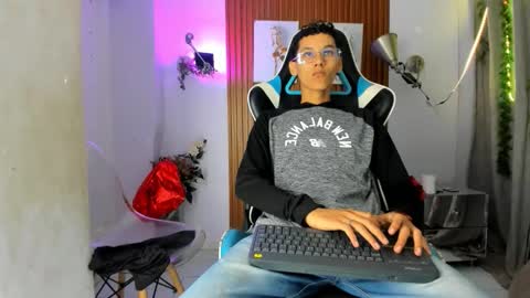 Snapshot of aquarius_xxx chatting on 10-20-25, 11:21 aquarius_xxx online show from 10-20-25, 11:21
