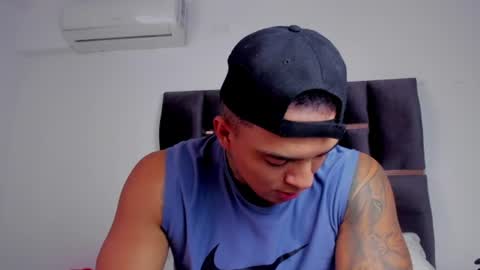 Snapshot of aquiles_elpapi chatting on 06-20-26, 05:49 AquilesElpapi online show from 06-20-26, 05:49