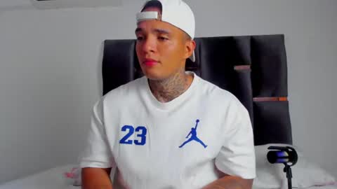 Snapshot of aquiles_elpapi chatting on 06-21-26, 06:10 AquilesElpapi online show from 06-21-26, 06:10