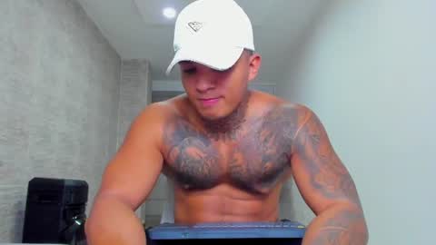 Snapshot of aquiles_elpapi chatting on 07-25-26, 03:15 AquilesElpapi online show from 07-25-26, 03:15