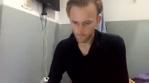 Snapshot of aquilesmade chatting on 11-05-25, 02:17 Aquilesmade online show from 11-05-25, 02:17