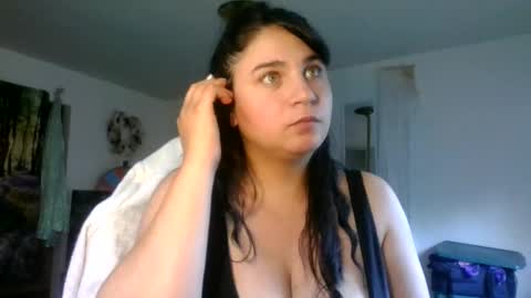 Snapshot of arabbustybeauty chatting on 09-24-25, 10:57 BustyPrincessLeila online show from 09-24-25, 10:57