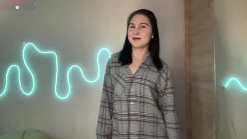 Snapshot of arabunyan chatting on 05-24-26, 04:23 Emi online show from 05-24-26, 04:23