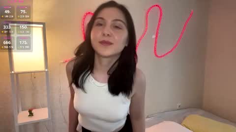Snapshot of arabunyan chatting on 06-14-26, 04:20 Emi online show from 06-14-26, 04:20