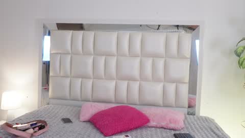   online show from 02-08-25, 04:36