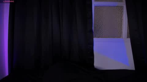 Snapshot of aramjones chatting on 12-15-25, 07:40 Aram 3 online show from 12-15-25, 07:40