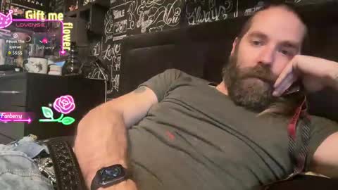 Snapshot of arckangel99 chatting on 12-21-25, 01:40 AnrckAngel online show from 12-21-25, 01:40