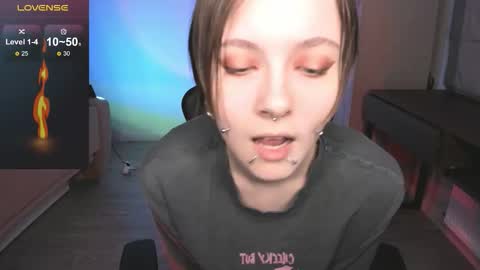 Snapshot of arden_moraine chatting on 12-16-25, 02:05 Im Arden online show from 12-16-25, 02:05