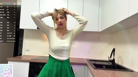 Caroline online show from 05-30-26, 04:15