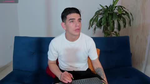 Snapshot of ares_johnsonn chatting on 10-20-25, 06:08 Ares online show from 10-20-25, 06:08