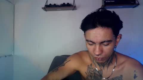 Snapshot of aress_1 chatting on 10-22-25, 06:02 Ares online show from 10-22-25, 06:02