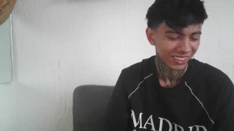 Snapshot of aress_1 chatting on 10-26-25, 04:35 Ares online show from 10-26-25, 04:35