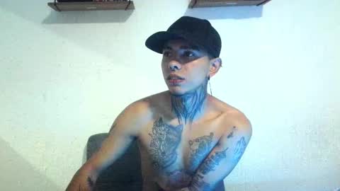 Snapshot of aress_1 chatting on 11-12-25, 04:35 Ares online show from 11-12-25, 04:35