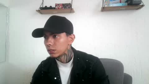 Snapshot of aress_1 chatting on 11-23-25, 12:27 Ares online show from 11-23-25, 12:27