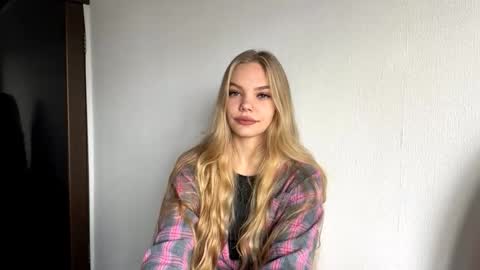 Amelia online show from 11-03-25, 06:14