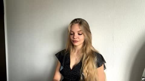 Amelia online show from 11-05-25, 06:13