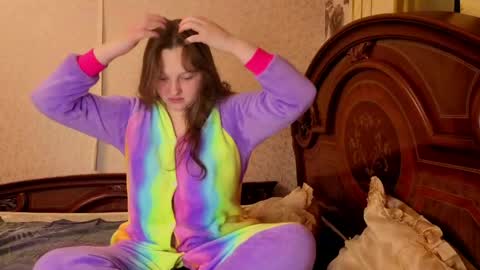 Aria online show from 04-26-26, 07:55