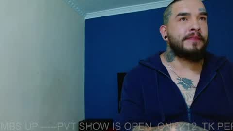 Snapshot of aria_and_nick chatting on 05-08-26, 12:38 ARIA AND. NICK online show from 05-08-26, 12:38