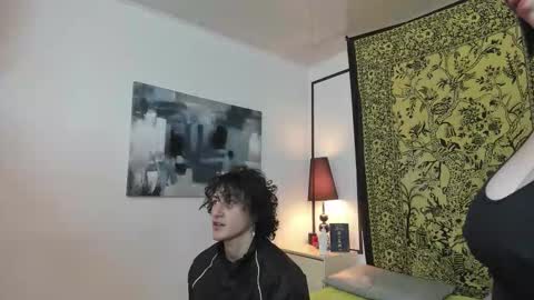 aria y orien  online show from 10-16-25, 11:11