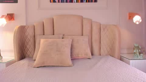 Aria  online show from 01-09-25, 02:43