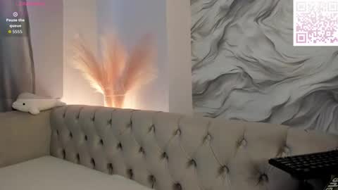 aria_mila online show from 09-24-25, 10:40