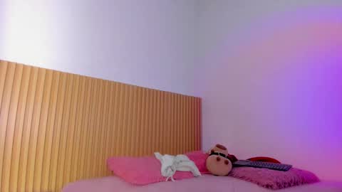 Aria Millers  online show from 03-06-26, 11:39