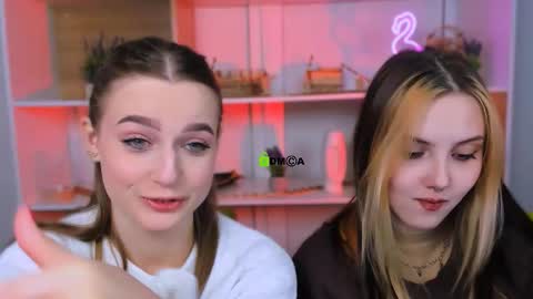 Snapshot of aria_moo chatting on 09-29-25, 08:30 Luna online show from 09-29-25, 08:30