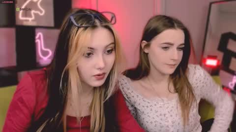 Snapshot of aria_moo chatting on 10-18-25, 08:26 Luna online show from 10-18-25, 08:26