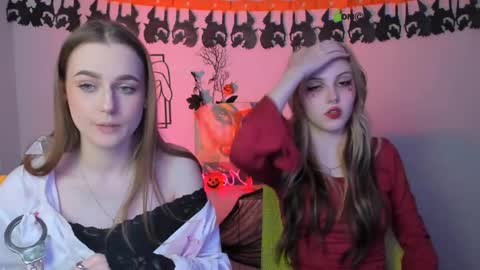 Snapshot of aria_moo chatting on 10-30-25, 08:20 Luna online show from 10-30-25, 08:20