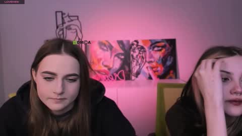 Snapshot of aria_moo chatting on 11-19-25, 05:40 Luna online show from 11-19-25, 05:40