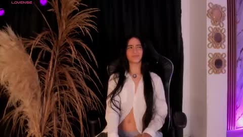 Snapshot of aria_velvet_ chatting on 03-14-26, 08:25 Ariana online show from 03-14-26, 08:25