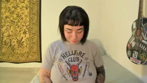 Aria and Orien online show from 04-24-26, 05:37