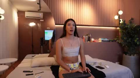 Ariaa online show from 09-22-25, 06:43