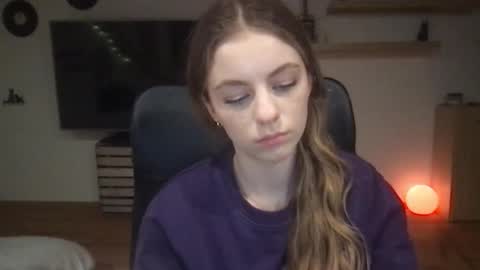 Snapshot of ariacreazy chatting on 02-10-25, 09:25 AriaCreazy online show from 02-10-25, 09:25