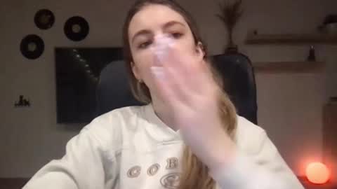 Snapshot of ariacreazy chatting on 02-11-25, 09:25 AriaCreazy online show from 02-11-25, 09:25