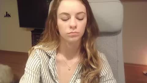 Snapshot of ariacreazy chatting on 10-09-25, 08:29 AriaCreazy online show from 10-09-25, 08:29