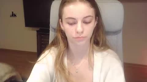 Snapshot of ariacreazy chatting on 10-16-25, 08:21 AriaCreazy online show from 10-16-25, 08:21