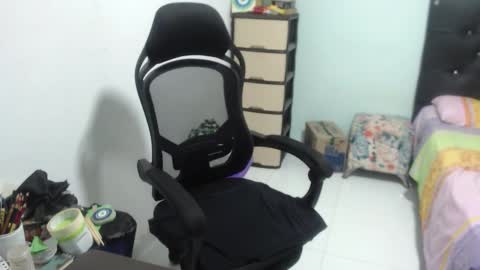 ...Ariana... online show from 10-27-25, 06:45