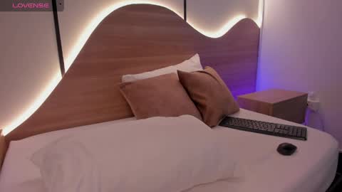 A R I A D N A online show from 04-12-26, 02:27