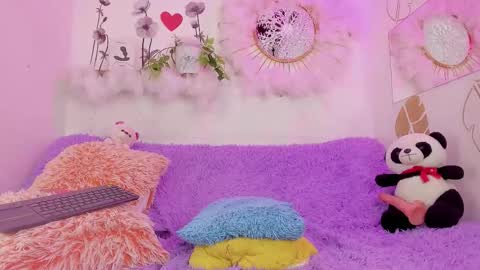 Snapshot of ariadna_evangeline chatting on 12-15-25, 05:17 Angel online show from 12-15-25, 05:17