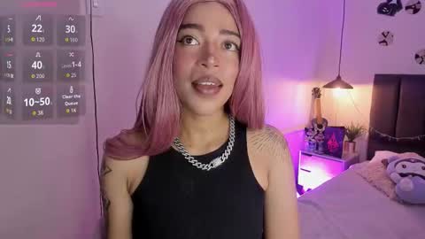 Snapshot of ariadnaaa_ chatting on 11-25-25, 03:28 Ariadna online show from 11-25-25, 03:28