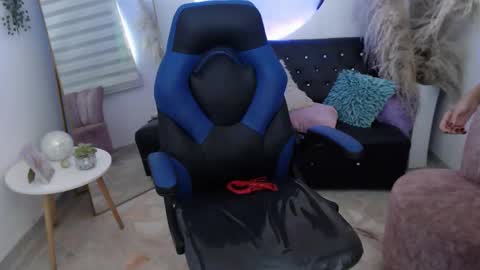 ariah_cute online show from 04-18-26, 07:51