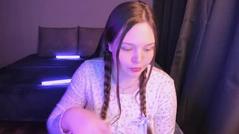 Snapshot of arialane_ chatting on 09-22-25, 05:15 Aria online show from 09-22-25, 05:15