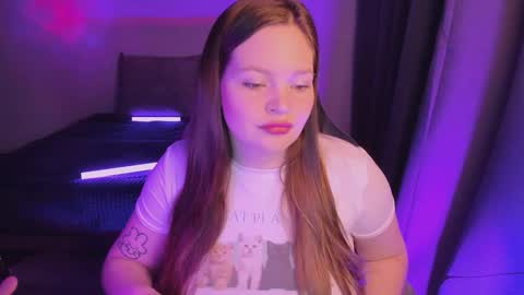 Snapshot of arialane_ chatting on 10-06-25, 06:16 Aria online show from 10-06-25, 06:16