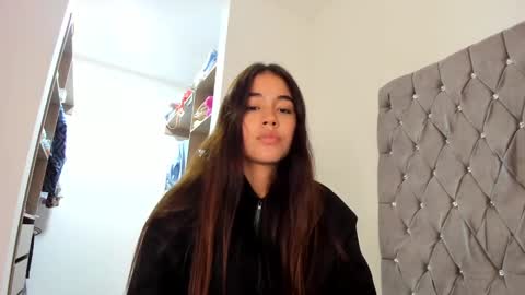 Aria Montgomery online show from 12-31-24, 04:49