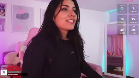 Snapshot of ariana_bae_ chatting on 01-23-25, 02:02 online show from 01-23-25, 02:02