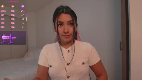 Snapshot of ariana_bae_ chatting on 02-27-26, 11:27 online show from 02-27-26, 11:27