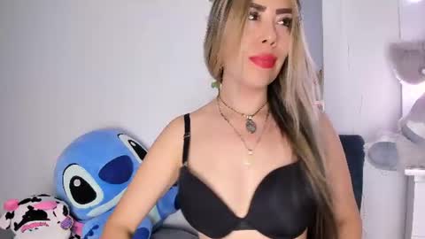 Snapshot of ariana_belucci chatting on 06-28-26, 11:22 Ariana online show from 06-28-26, 11:22
